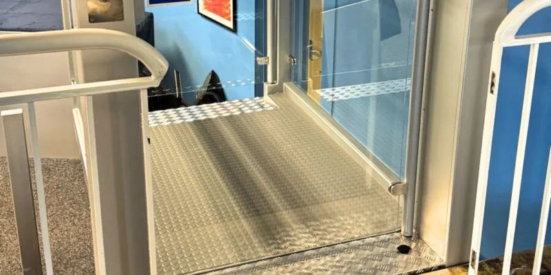 Wheelchair Step Lift
